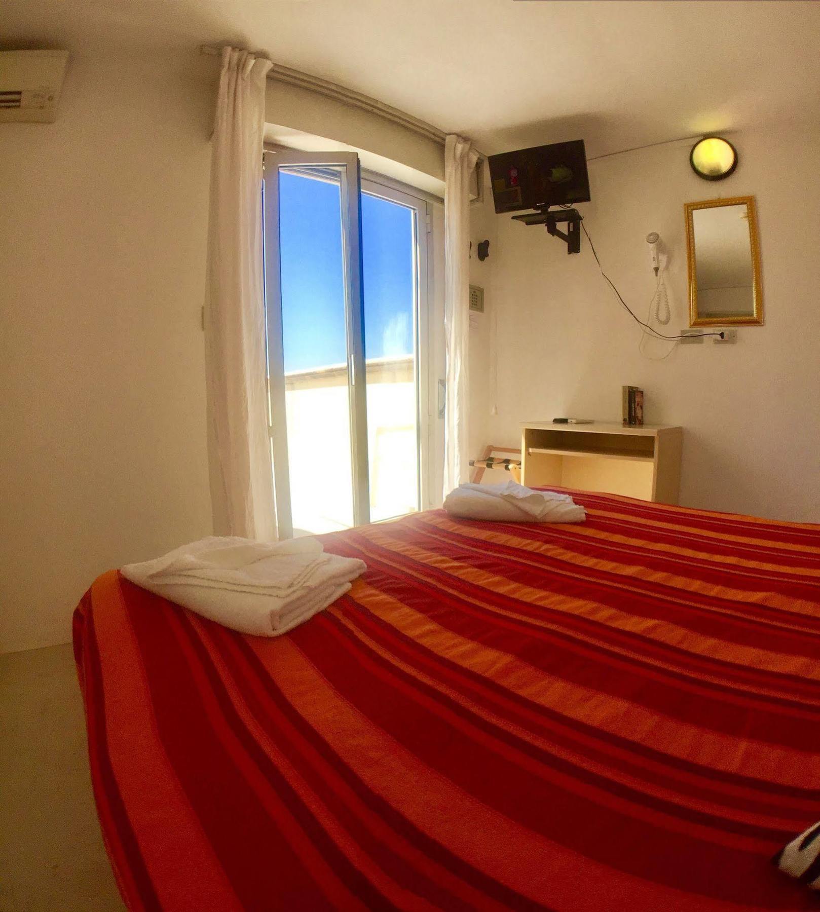 Hotel Mehari リッチョーネ エクステリア 写真